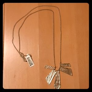 Gold necklace with pendant